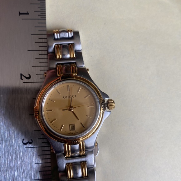 Rare Authentic Gucci 9040L Champagne Dial 2-toned Stainless Steel Ladies Watch. - Picture 16 of 16
